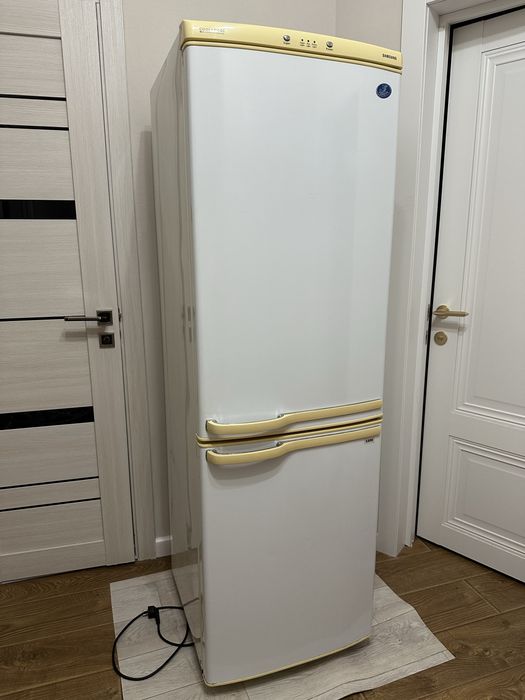 Холодильник б/у рабочий, электрическая печь новая 38l