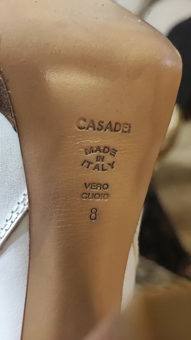 Кожени дамски обувки Casadei. 8 номер