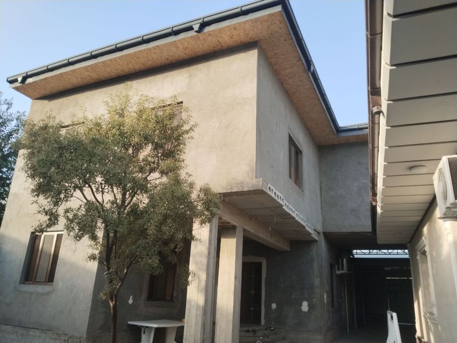 Уй сотилади Жиззах шахар марказида жойлашган горд Фориш астановка