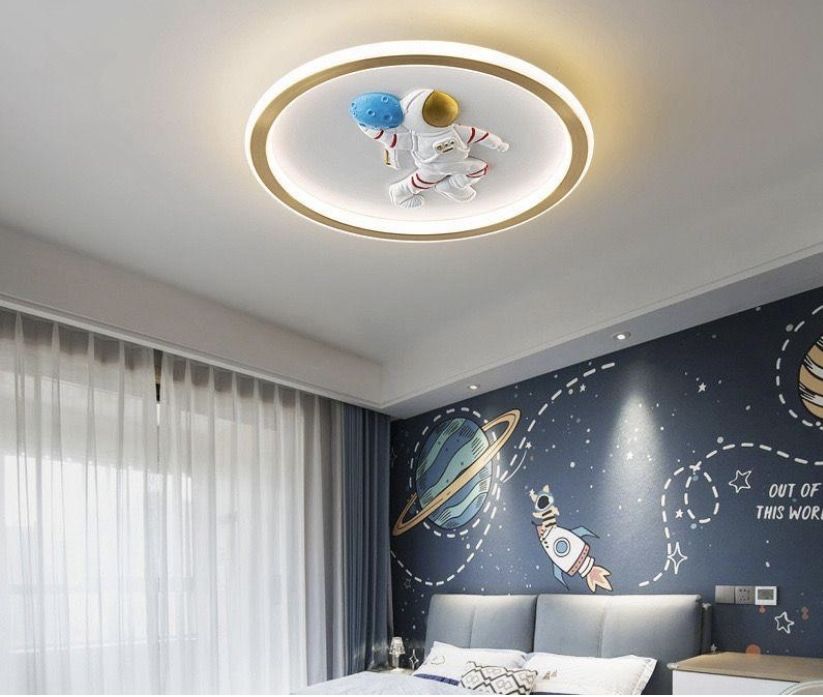 Продам люстру новая