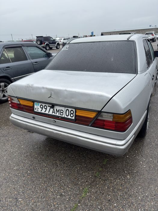 Продам мерседес W124 220