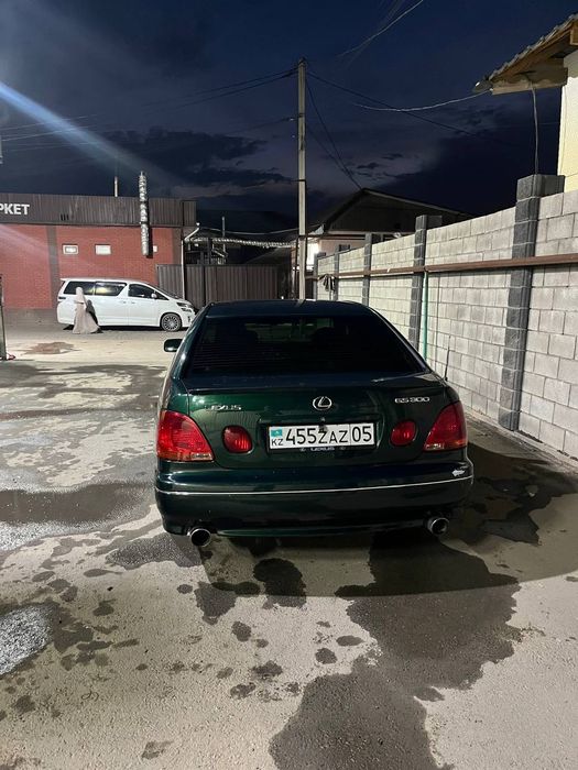 продаю лексус gs300