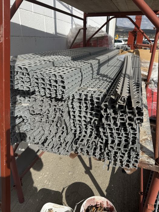 Distantieri liniari PVC- cofraj doka