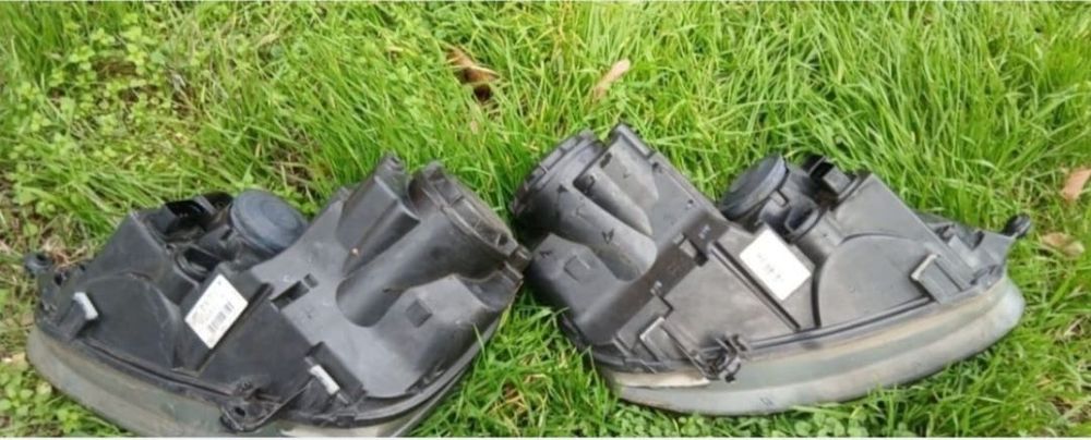 Faruri golf 5 Hella  200 lei