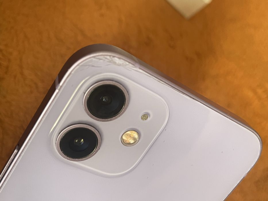 Iphone 12.