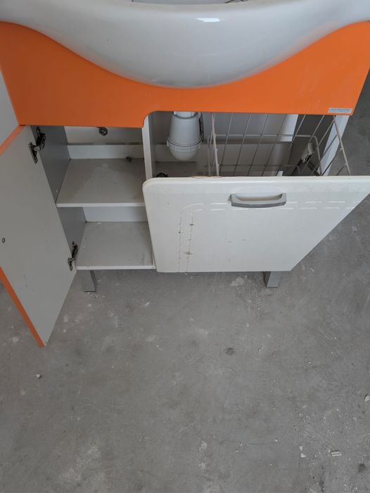 Продам  раковину  и зеркало