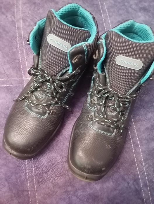 Продам   ботинки