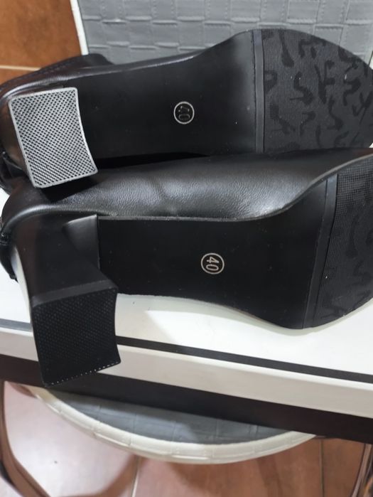 Продам фирменную Обувь