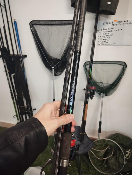 Vand 2 bete pescuit+accesorii,in stare foarte buna!