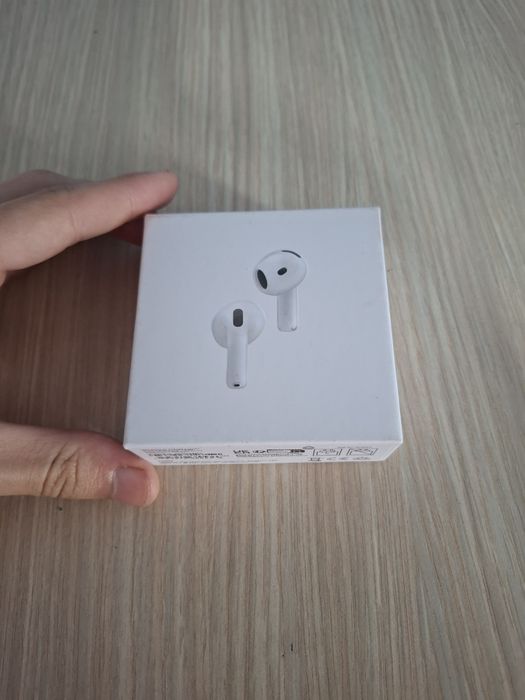 Casti Air Pods 4