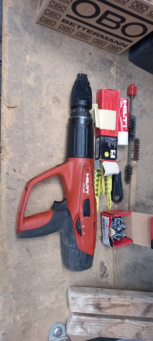 Пистолет за директен монтаж Хилти DX 460