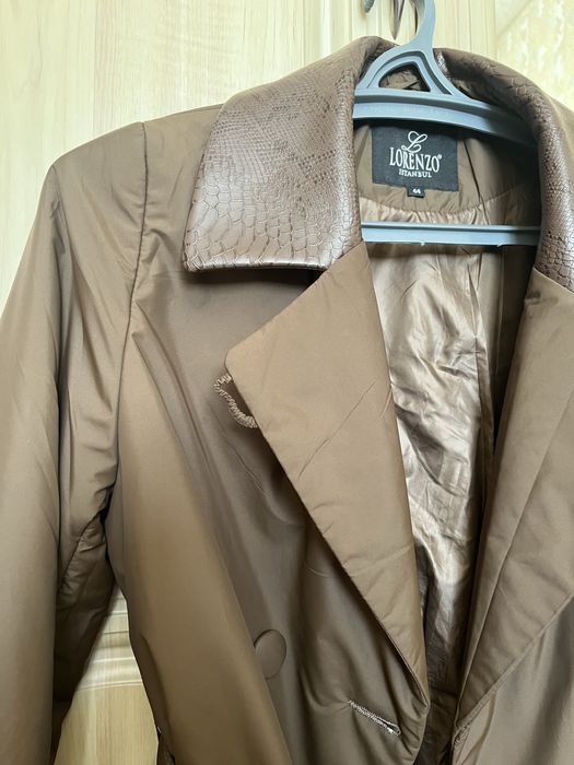 Продам женскую весенную куртку