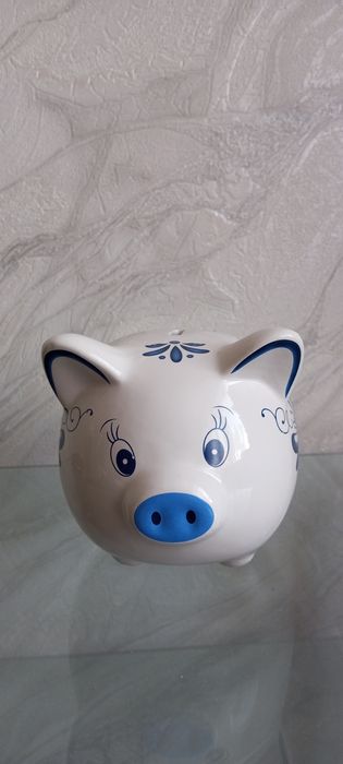 Продам новую - копилку Свинку .