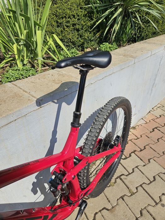 TREK Slash 8  FOX36