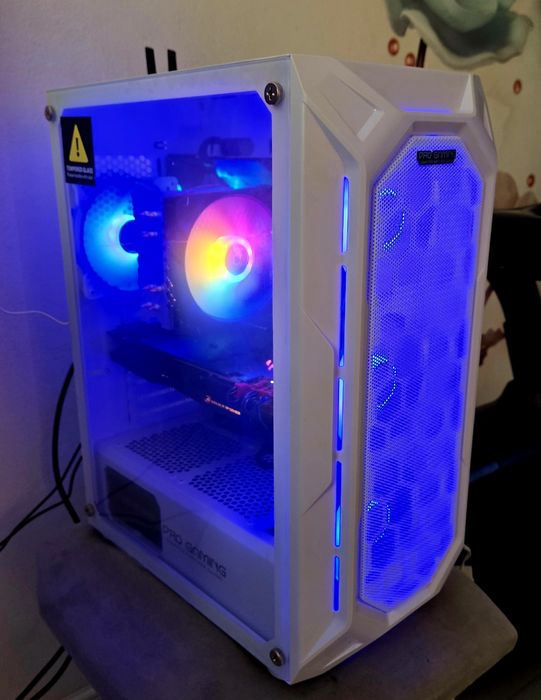 PC Gaming i7 7700K+GTX 1080 8GB/32GB RAM/SSD NVMe Nou/2TB Stocare