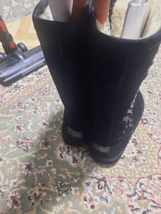 Продам сапожки угги замшевые