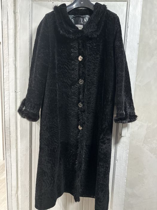 Мутоновая женская шуба