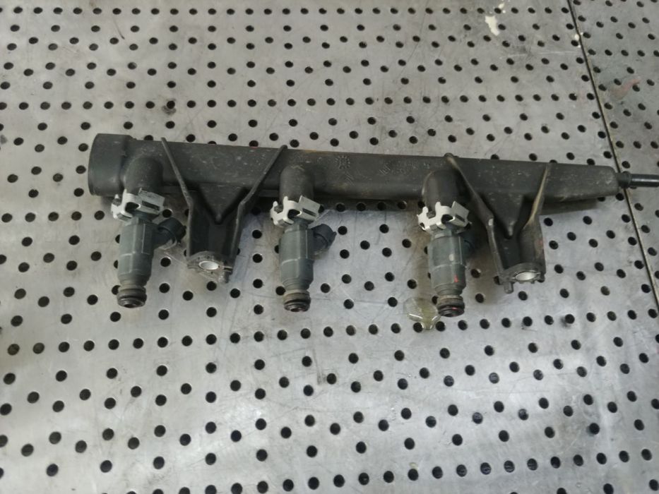 rampa injectoare 1.2 b hm01 citroen c3 2 peugeot 208 308 9676020480