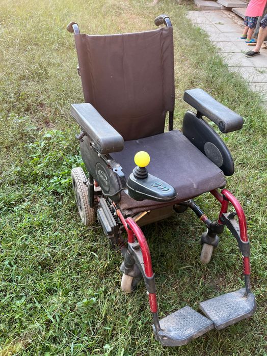 Scaun electric persoane vârstnice