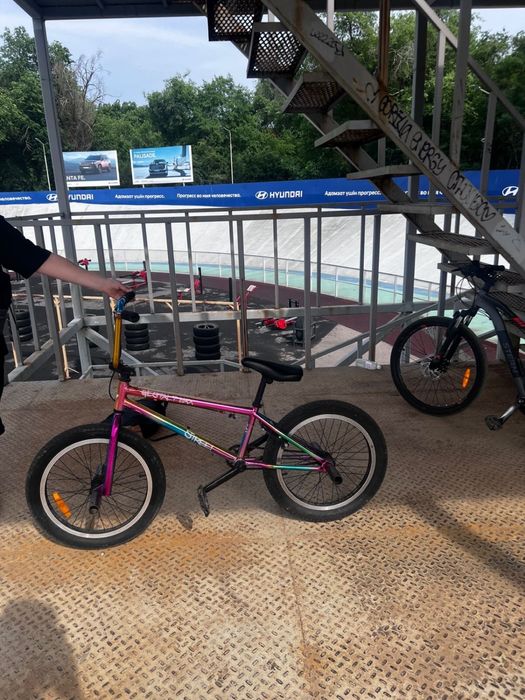 Продам велосипед BMX.