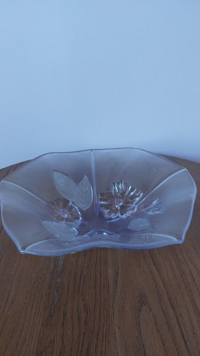 Голяма стъклена фруктиера. Подходяща за плодове.