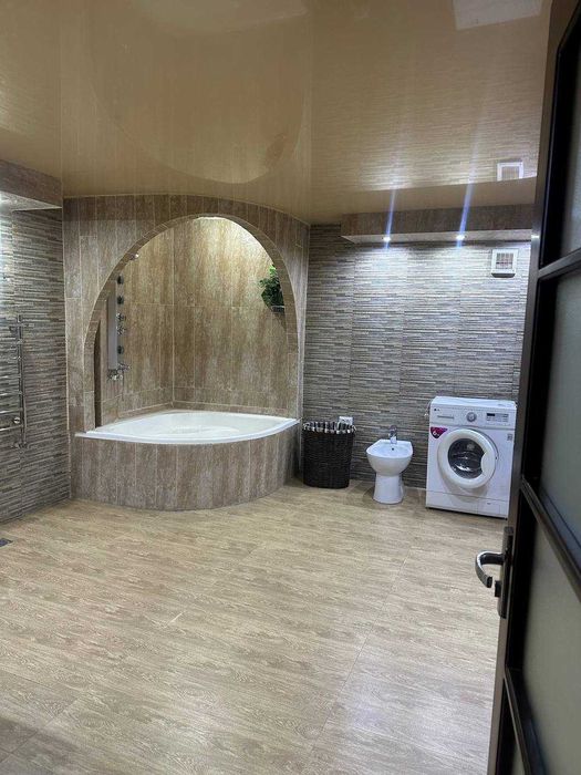 Ул.Никитина .Продам  эксклюзивный дом из 5 комнат  на 2.2 сотках.