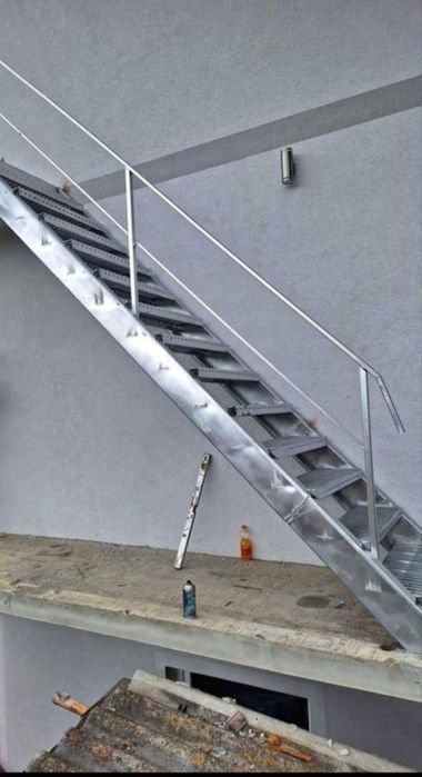 Facem scări zincate la comanda oferim montaj și transport toată țara