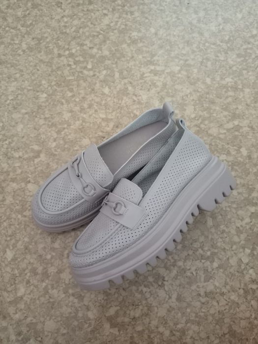 Новые женские туфли