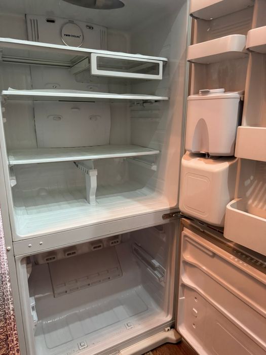 Холодильник Samsung