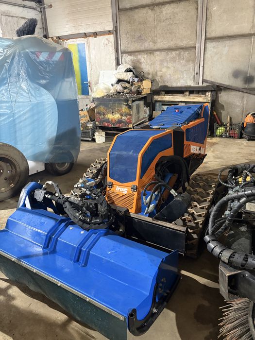 Servicii  profesionale de defrisat/tocat sau tuns iarba/crengi pe orice teren pasune sau parc fotovoltaic cu robot telecomandat