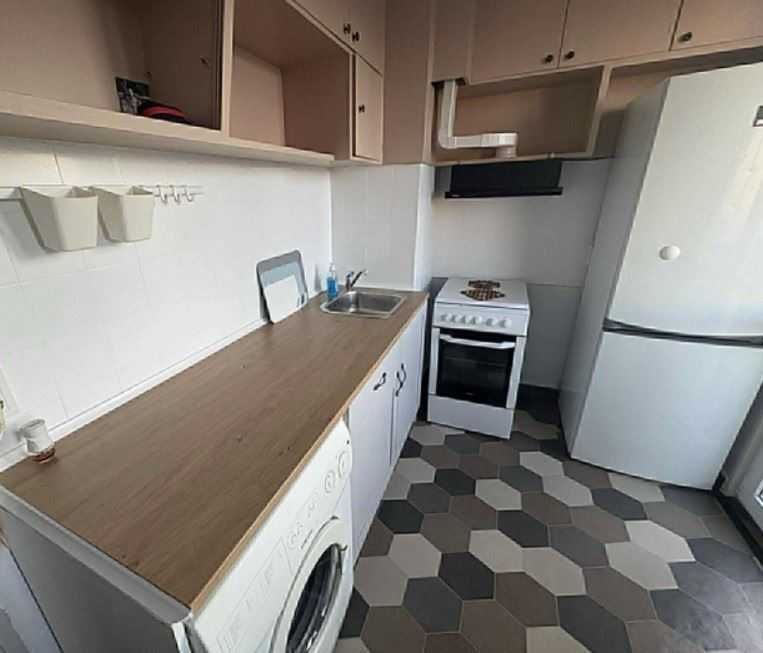 Дава се под наем Тристаен апартамент в София, Бъкстон - 83 кв.м за 547.23 € - Снимка #1