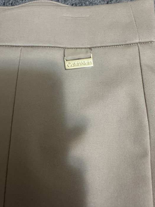 Pantalini bej Calvin Kleine, originali