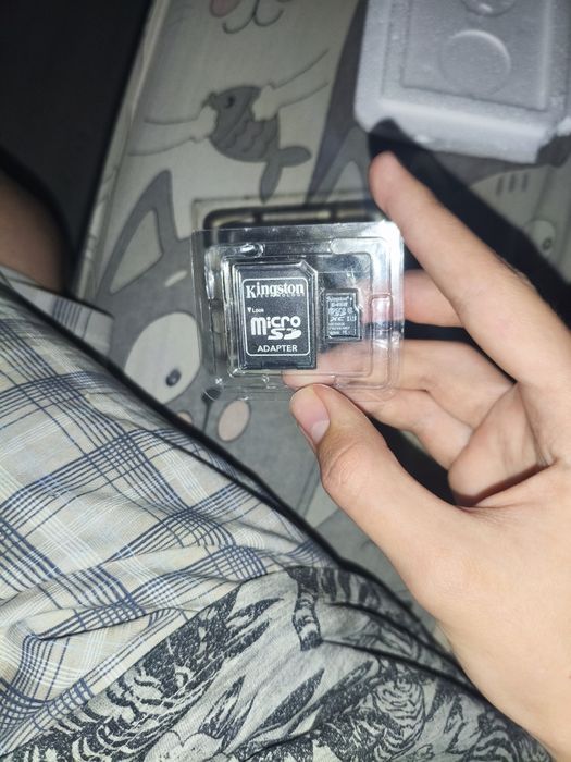 Samsung A8+ 2018 4/32 + 64 Micro-SD + Проводные наушники.