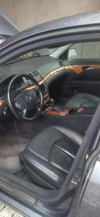 Мерцедес Е200 Компресор Фабричен Метан.Отличен