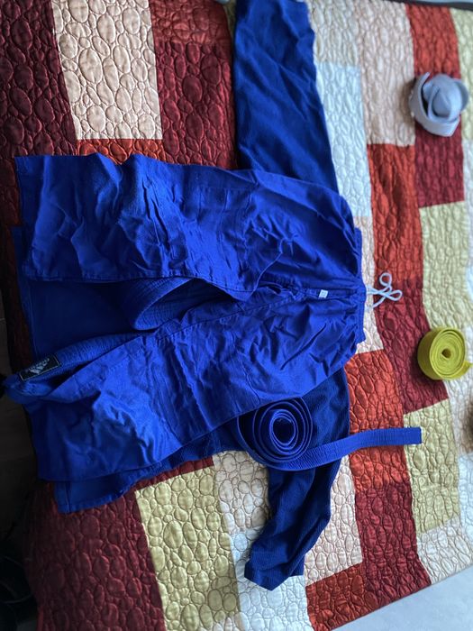 Продам кимано синее