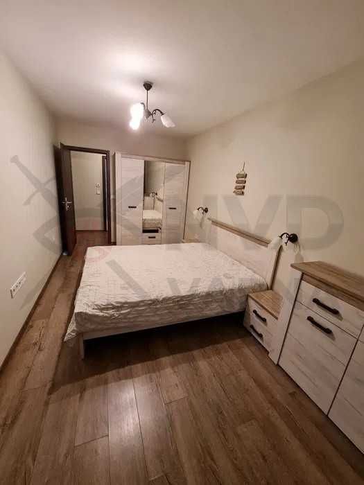 Дава се под наем Тристаен апартамент в Варна, Цветен квартал - 80 кв.м за 700 € - Снимка #4