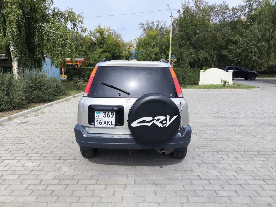 Продаю машину Honda CR-V
