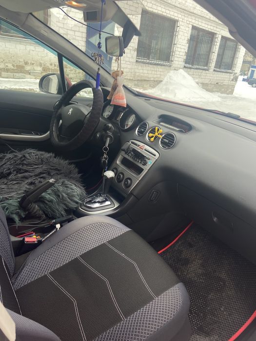 Продам Peugeot 308.