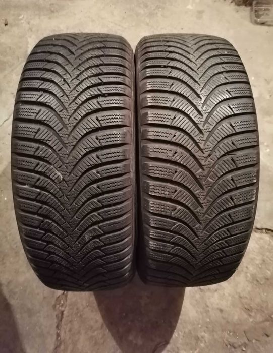 Продавам 2 броя зимни гуми 205.55.16 на 1 сезон дот 2021 Hankook