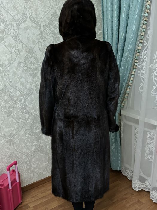 Продам норковую шубу