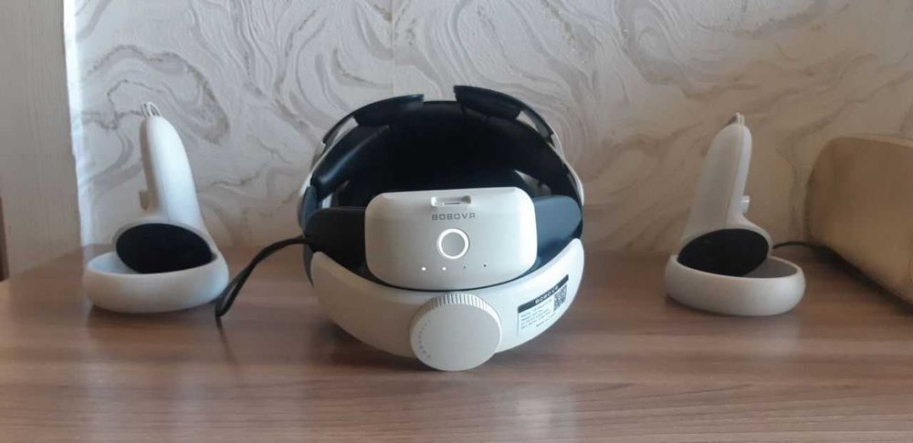 Meta Quest 2 128GB + крепление с АКБ (Срочно)