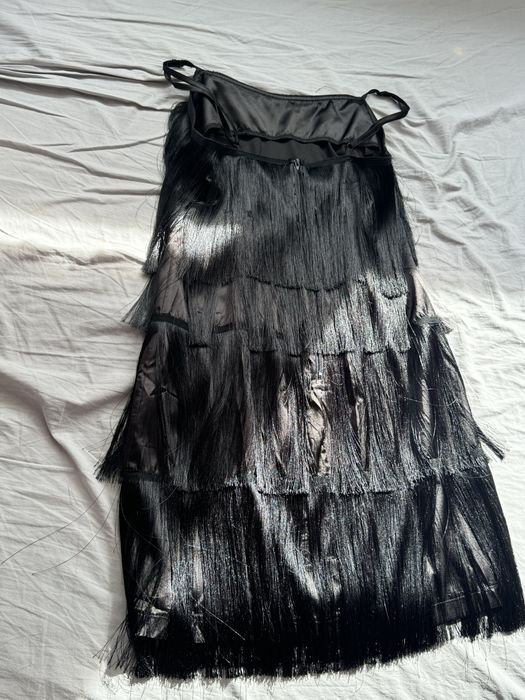 Черна рокля с ресни