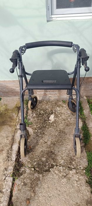 Продавам ролатор