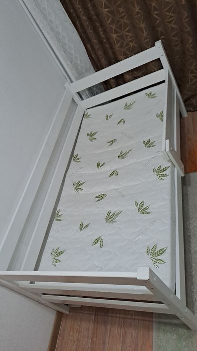Продам детскую кровать