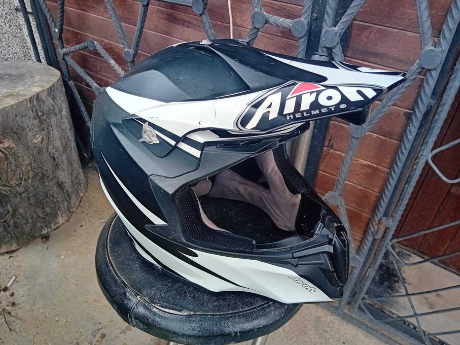 Каска Airoh Twist