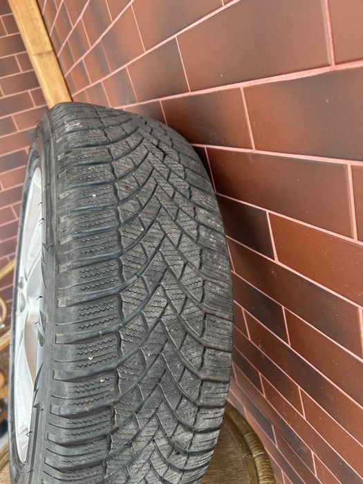 Jante Dezent cu anvelope Brigestone