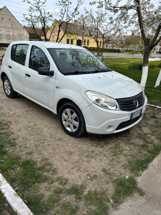 2 buc 1750 € dacia sandero benzina și GPL