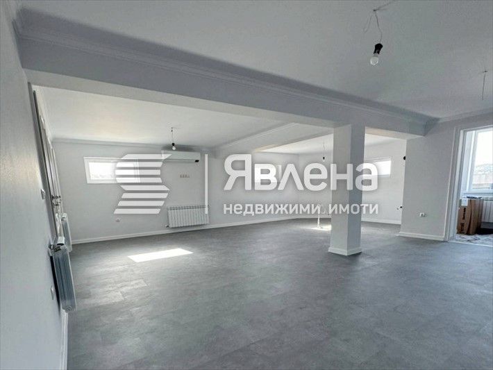 Продава се Къща в с. Оброчище, Област Добрич - 243 кв.м за 1544 €/кв.м - Снимка #2