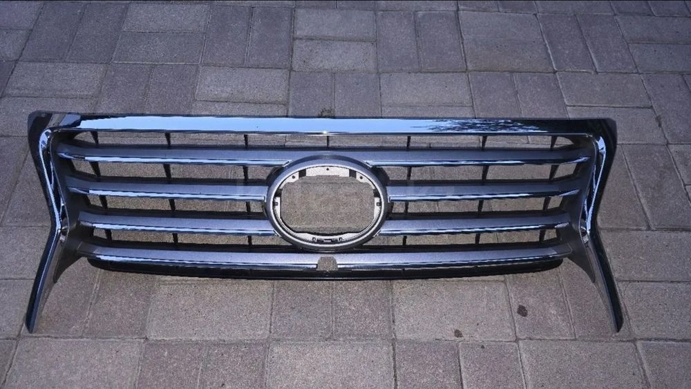 решетка радиатора Lexus LX 570