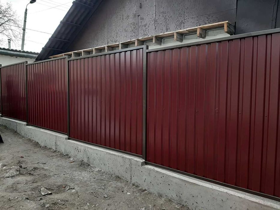 Garduri si porti stil jaluzea, sipca metalica, tabla cutata